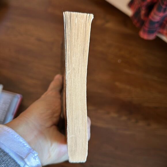 The Pull of The Moon by Elizabeth Berg - Picture 5 of 6